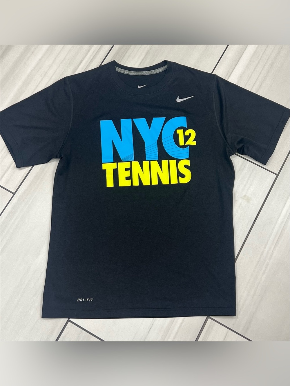 Men's Nike Dri-Fit Tennis NYC 12 T-Shirt like new Size Medium